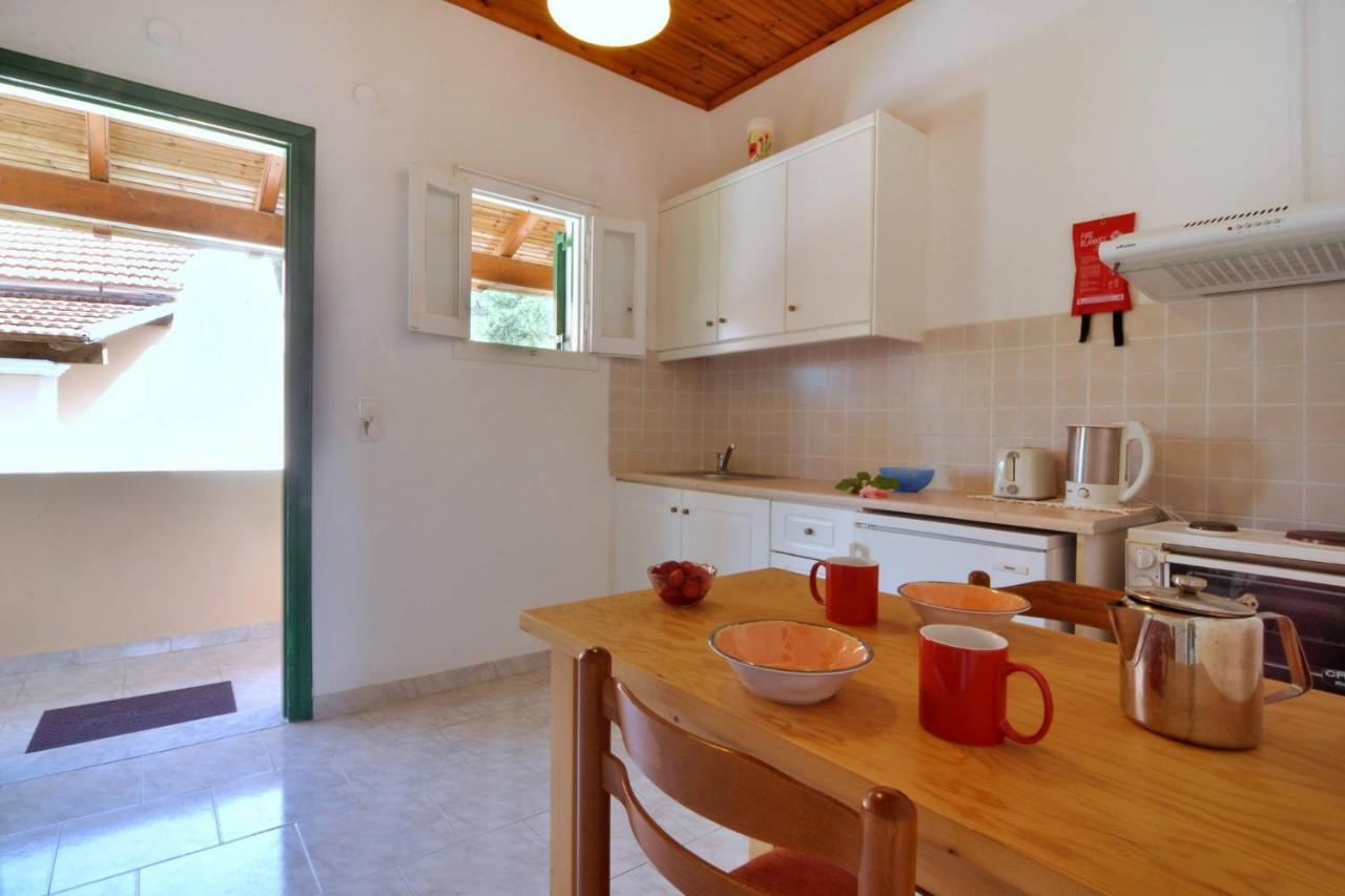 Makris Apartments Аріллас Екстер'єр фото